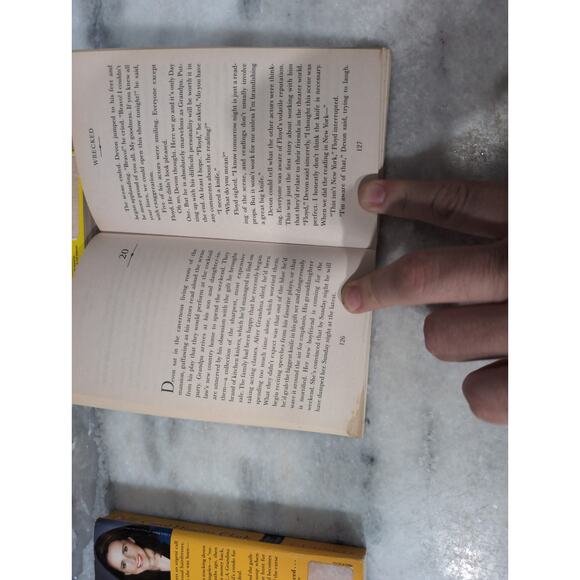 Carol Higgins‎ Clark's Regan Reilly Mystery Bundle: Cursed, Zapped & Wrecked - Picture 7 of 9